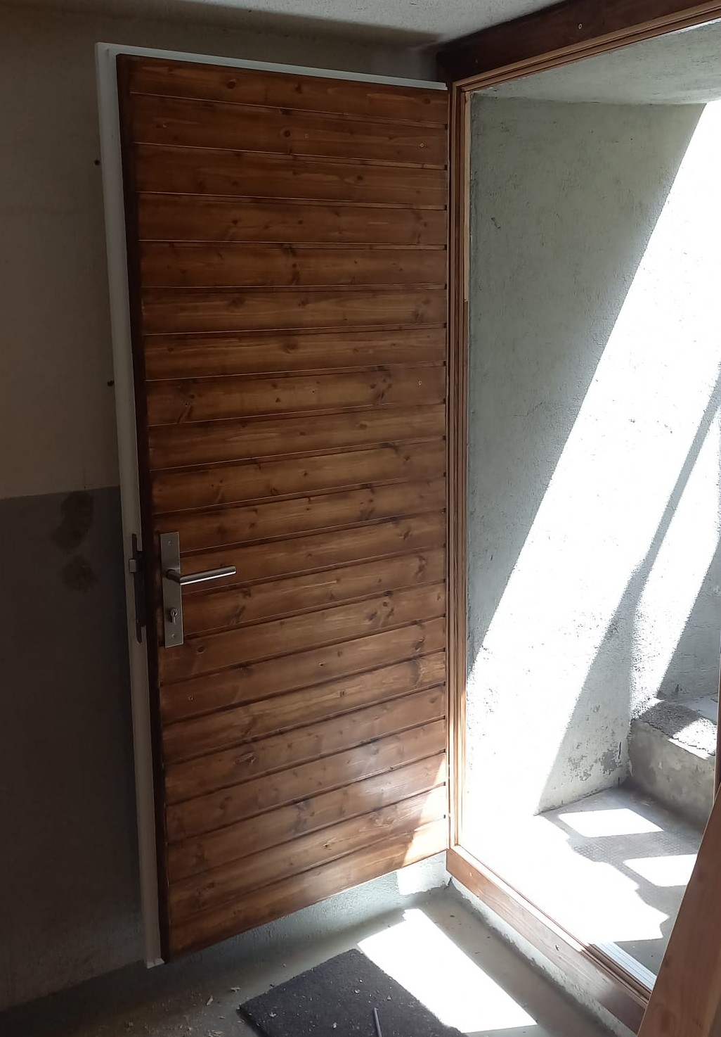 Construction d’une porte isolante